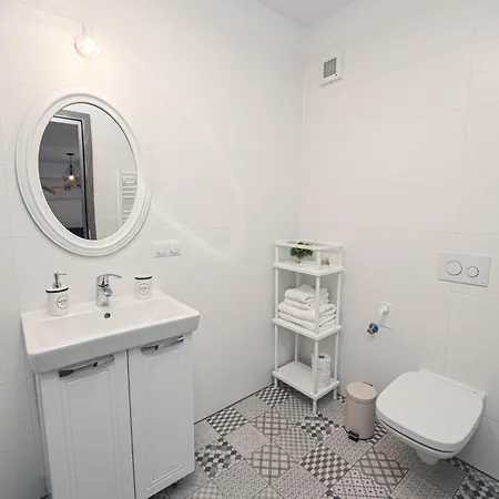 Apartament White Mood 2 *